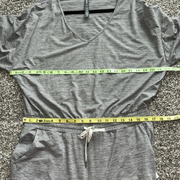 Nwt Vuori lux long sleeve romper clay heather L - Picture 8 of 10